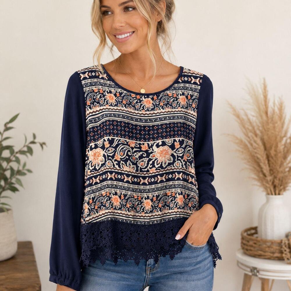 Xhilaration Women’s Size M Navy Boho Floral Paisley Long Sleeve Lace Hem Top